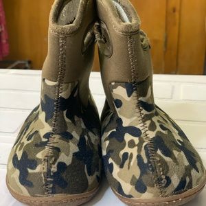 Toddler boy BOGS boots